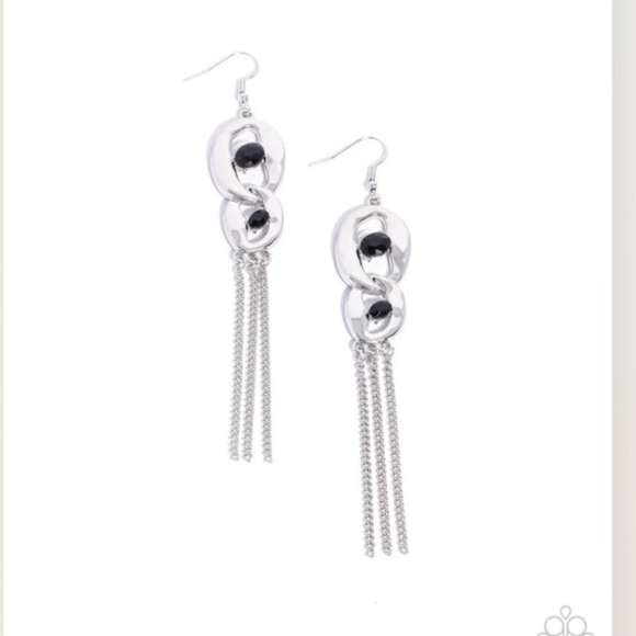 Paparazzi Silver and Black Dangle Earrings Wild Welcome Black Gem Link Tassel - Picture 1 of 4